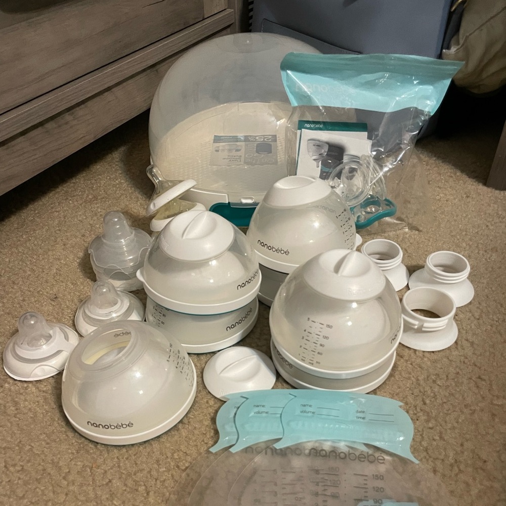 Nanobebe bottle set with sanitizer system